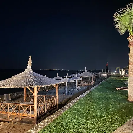 Luxury 2-bedroom With A Private Rooftop Area