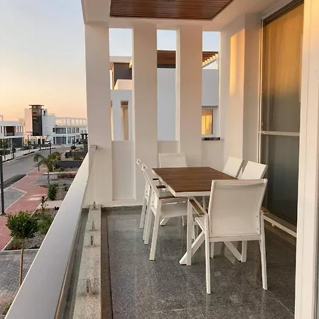 Luxury 2-bedroom With A Private Rooftop Area Apartament