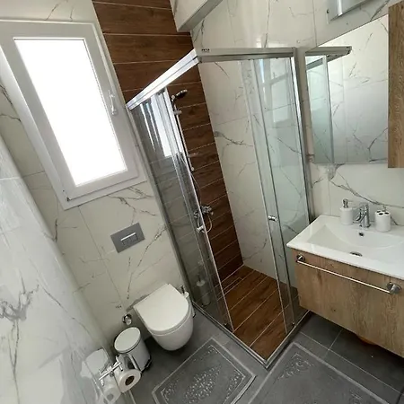 Apartment Luxury 2-bedroom With A Private Rooftop Area *