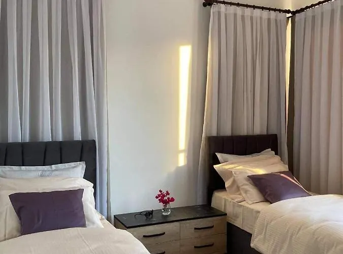 Luxury 2-bedroom With A Private Rooftop Area Apartamento