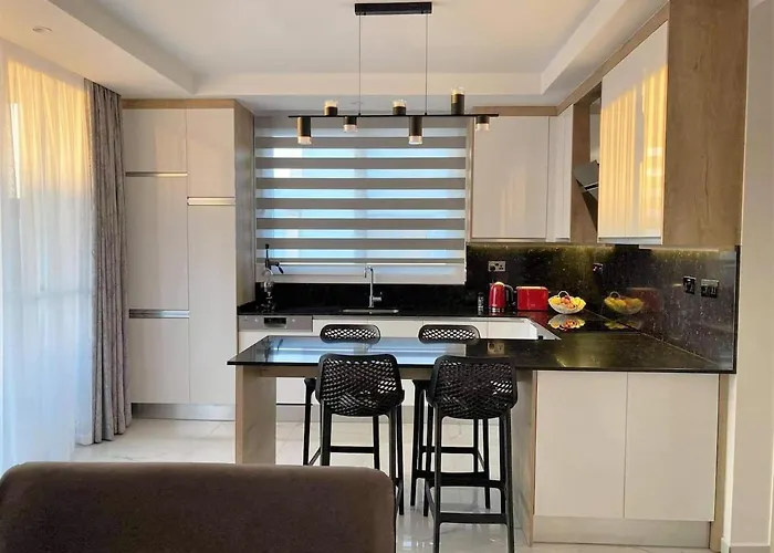 Luxury 2-bedroom With A Private Rooftop Area Apartamento *