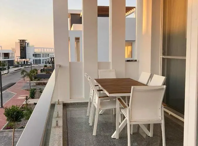 Luxury 2-bedroom With A Private Rooftop Area Apartamento