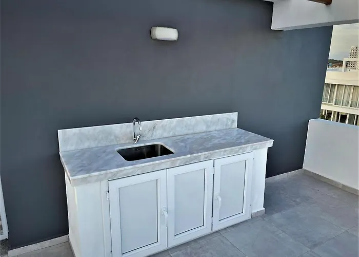Apartamento Luxury 2-bedroom With A Private Rooftop Area *